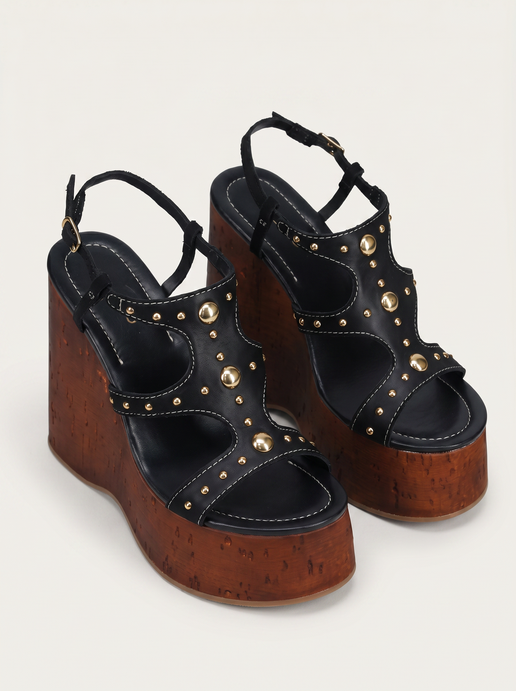 The Stud Wave Wedge