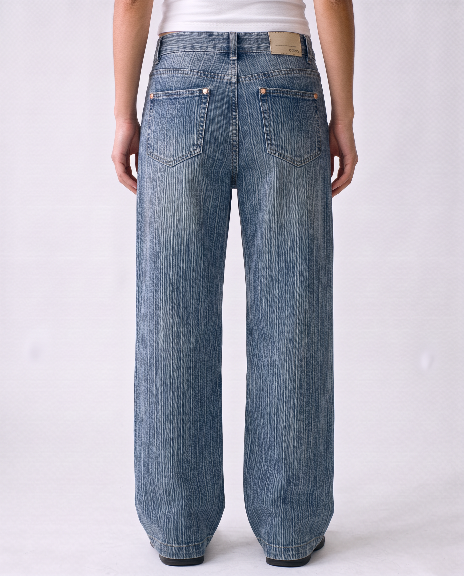 Presley Low-Rise Wide-Leg Jeans