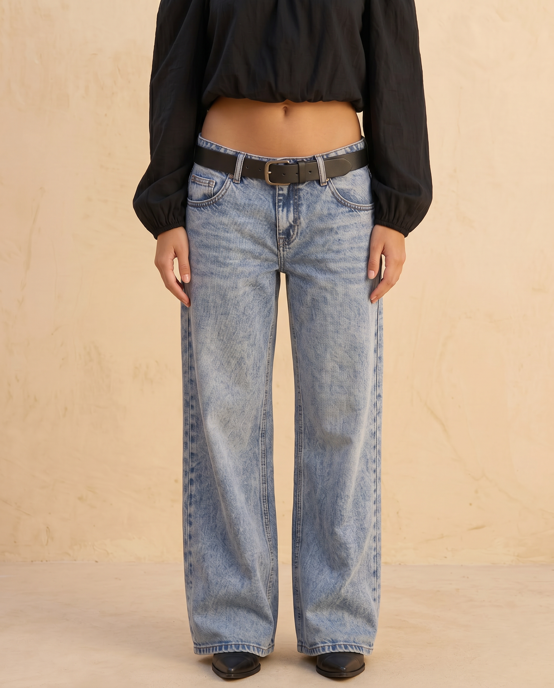 Solène Low Rise Wide Leg Jean