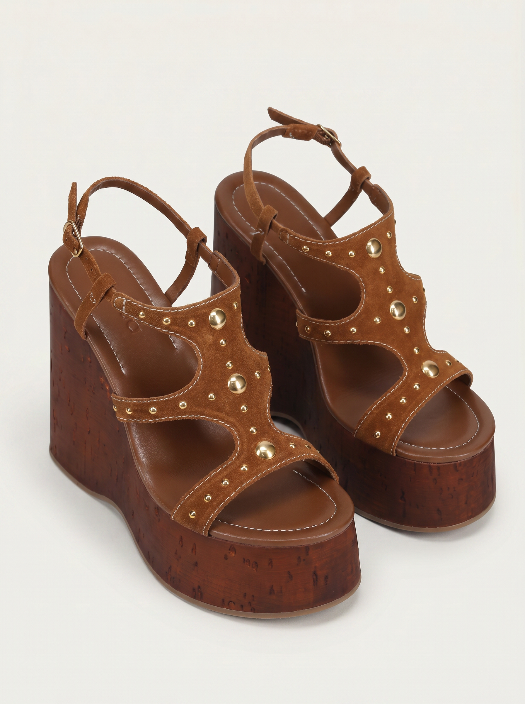The Stud Wave Wedge
