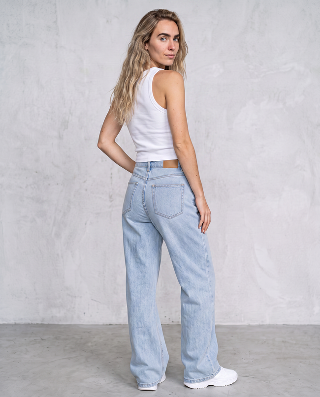 Aspen Light Wash Jean