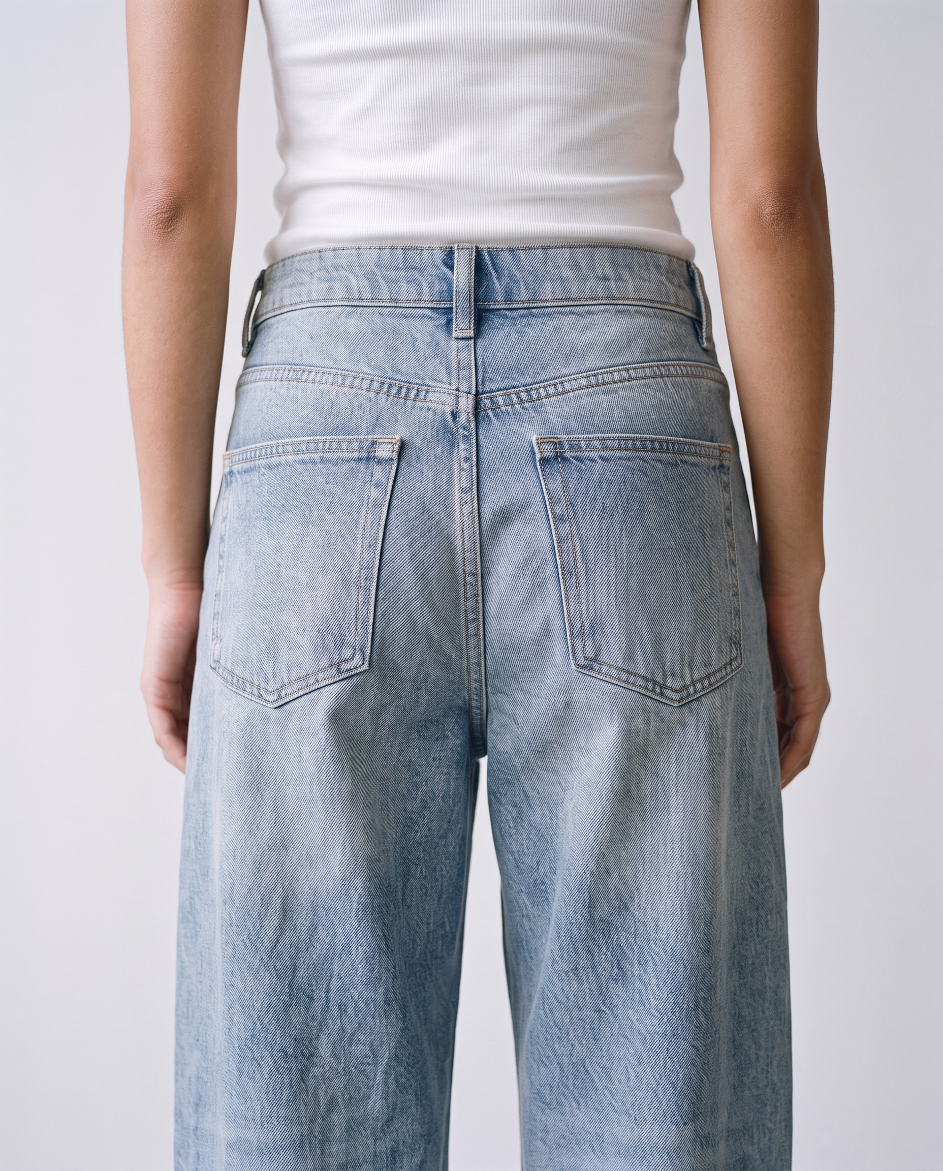 Sutton Washed Barrel Leg Jeans