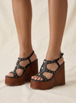 The Stud Wave Wedge
